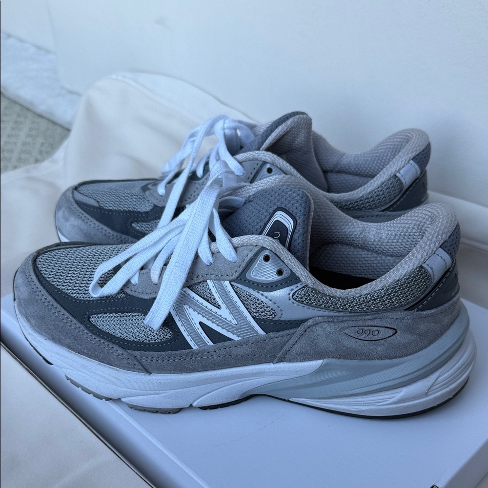 New Balance Made W990GL6 Women's Gray and White Sneakers 8W